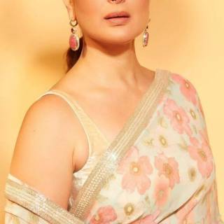 Kareena Kapoor saree wallpaper
