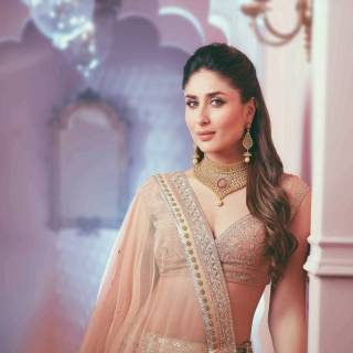 Kareena Kapoor saree wallpaper