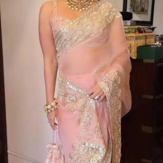 Kareena Kapoor saree wallpaper