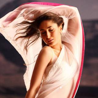 Kareena Kapoor saree wallpaper