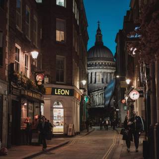 London street 4k wallpaper