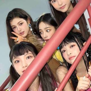 New Jeans iPhone wallpaper