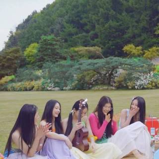 New Jeans iPhone wallpaper