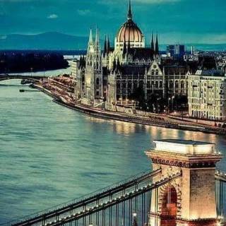 Budapest phone wallpaper