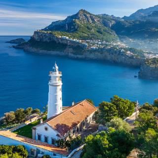 Lighthouse spring wallpaper