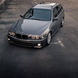 BMW E39 Touring wallpaper