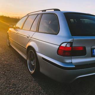 BMW E39 Touring wallpaper