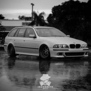 BMW E39 Touring wallpaper