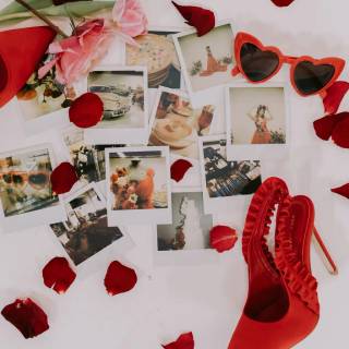 Taylor Swift Valentine's Day wallpaper