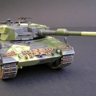 Italeri Leopard 2A4 wallpaper