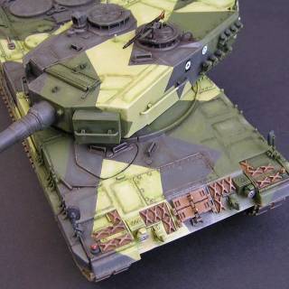 Italeri Leopard 2A4 wallpaper