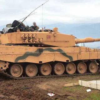 Italeri Leopard 2A4 wallpaper