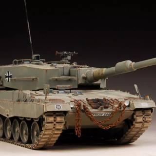 Italeri Leopard 2A4 wallpaper