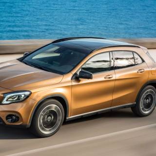 Mercedes-Benz GLA 250 wallpaper