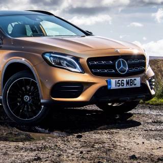 Mercedes-Benz GLA 250 wallpaper