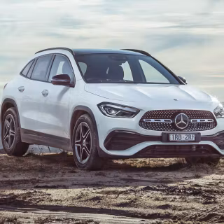 Mercedes-Benz GLA 250 wallpaper