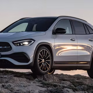 Mercedes-Benz GLA 250 wallpaper