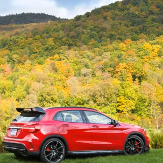 Mercedes-Benz GLA 250 wallpaper