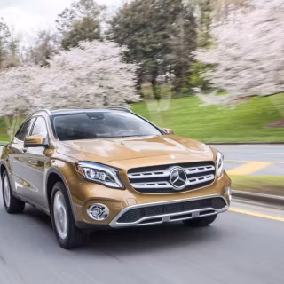 Mercedes-Benz GLA 250 wallpaper