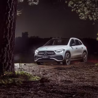 Mercedes-Benz GLA 250 wallpaper