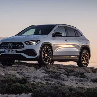 Mercedes-Benz GLA 250 wallpaper