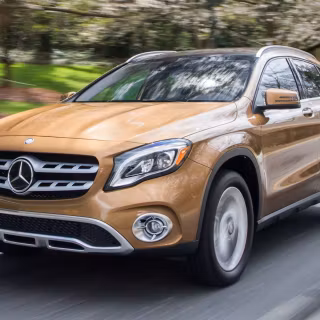 Mercedes-Benz GLA 250 wallpaper