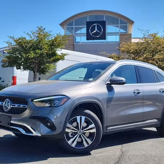 Mercedes-Benz GLA 250 wallpaper