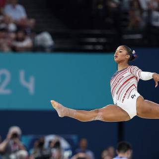 Jordan Chiles wallpaper