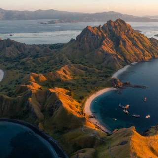 Padar Island wallpaper