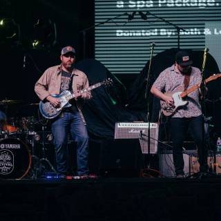 Treaty Oak Revival wallpaper