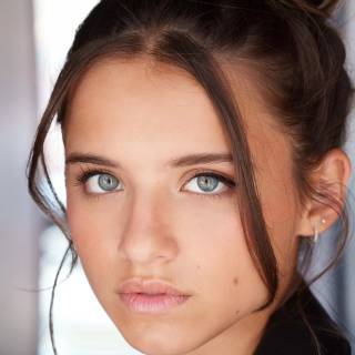 Madeleine McGraw wallpaper