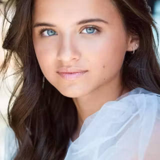 Madeleine McGraw wallpaper