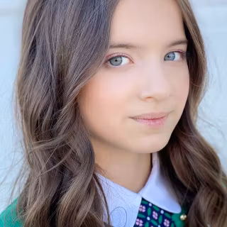 Madeleine McGraw wallpaper