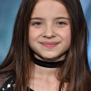 Madeleine McGraw wallpaper