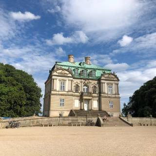 Klampenborg wallpaper