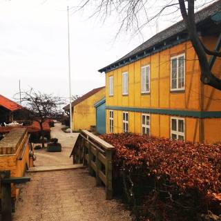 Klampenborg wallpaper