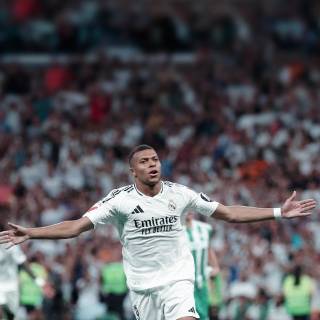 Mbappe Real Madrid iPhone wallpaper