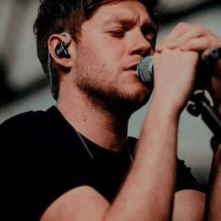 Niall Horan iPhone wallpaper
