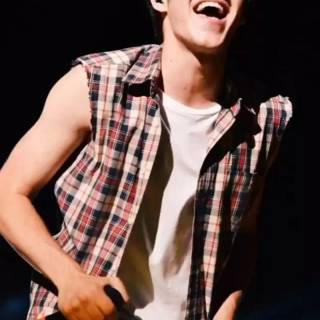 Niall Horan iPhone wallpaper