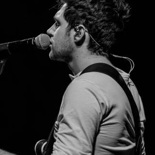 Niall Horan iPhone wallpaper