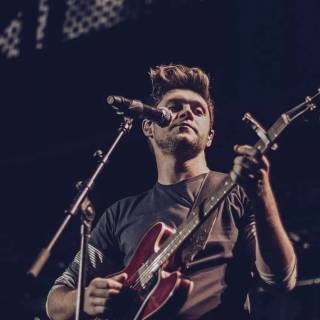 Niall Horan iPhone wallpaper
