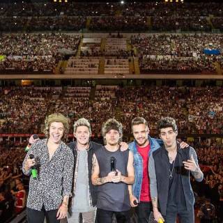 Niall Horan iPhone wallpaper