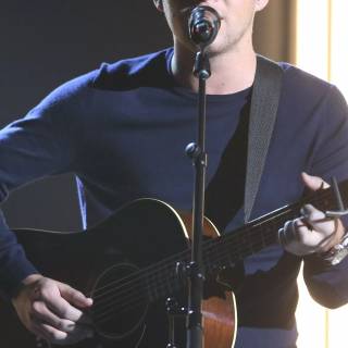 Niall Horan iPhone wallpaper