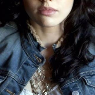 Alexandra Daddario iPhone wallpaper