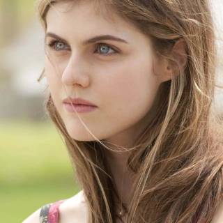 Alexandra Daddario iPhone wallpaper