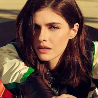 Alexandra Daddario iPhone wallpaper
