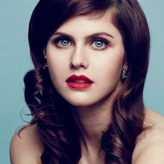 Alexandra Daddario iPhone wallpaper