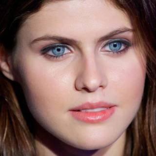 Alexandra Daddario iPhone wallpaper