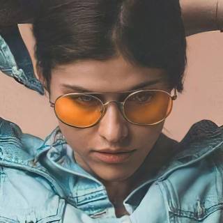 Alexandra Daddario iPhone wallpaper