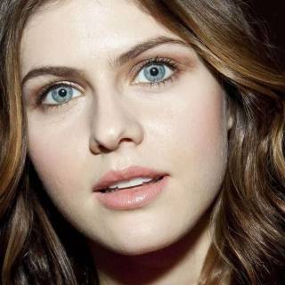 Alexandra Daddario iPhone wallpaper